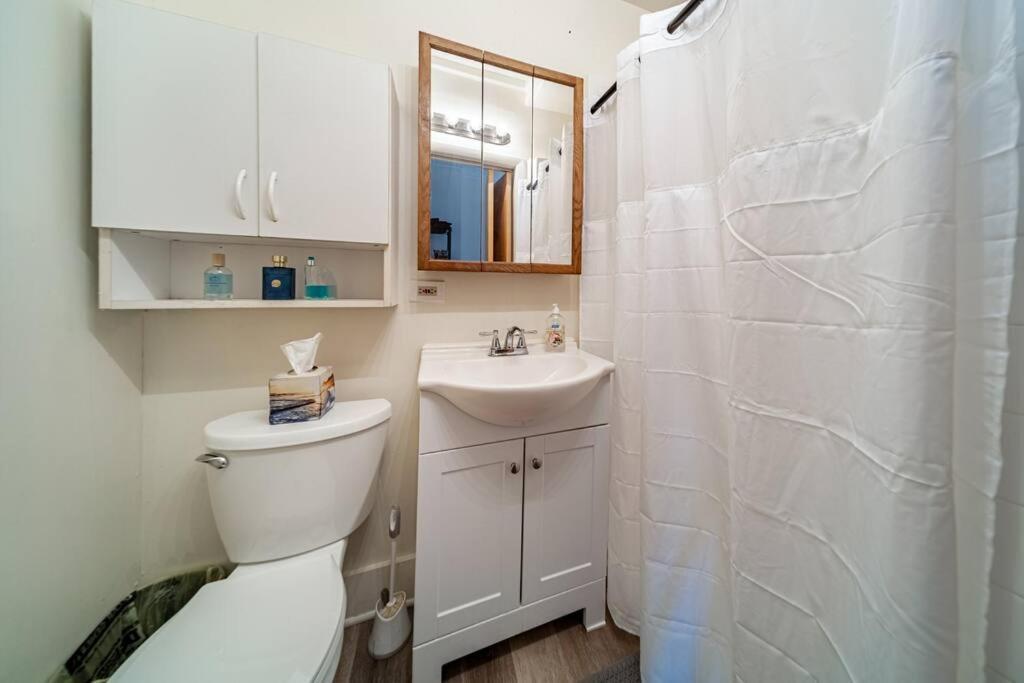 קיאהוגה פולס Cottage In The Falls, 2 B, 2 Bath, Fireplace מראה חיצוני תמונה