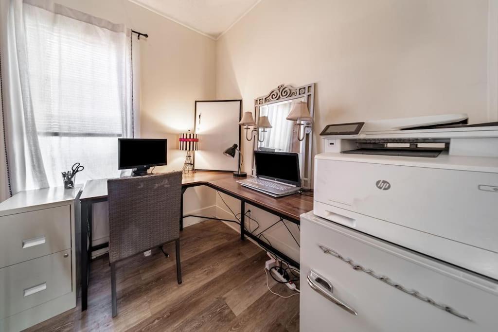 קיאהוגה פולס Cottage In The Falls, 2 B, 2 Bath, Fireplace מראה חיצוני תמונה